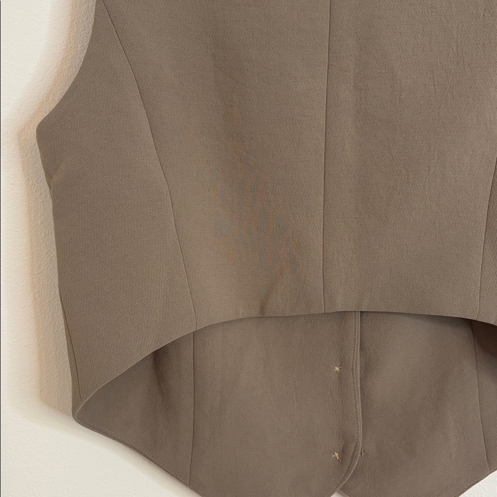 Wilfred Pacino Vest - Picture 7 of 9